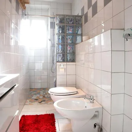 Pont House Apartment *