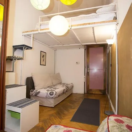 Pont House Apartment *