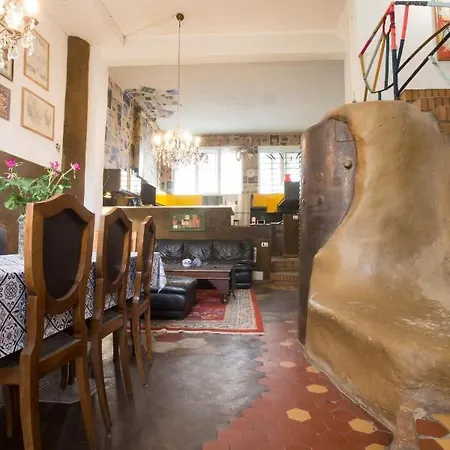 Pont House