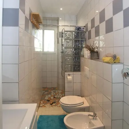 Pont House Apartment *