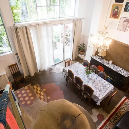 Pont House *